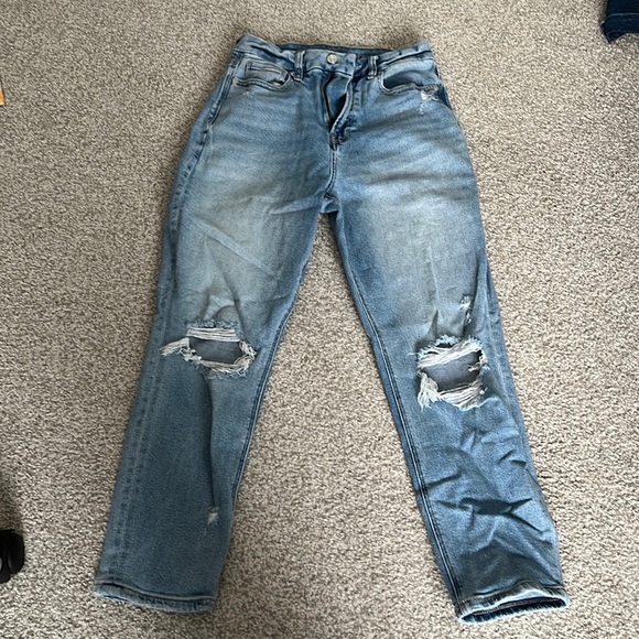 American Eagle Outfitters Denim - American Eagle Curvy Mom Jean SHORT LENGTH